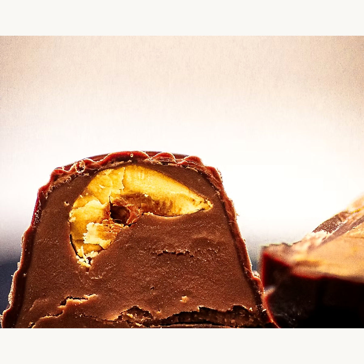 Qantu Hazelnut Praline Box